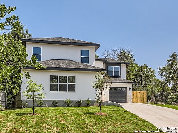 3rd image of 815 BOOTH DR