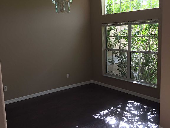 4th image of 49 Pepper Ln