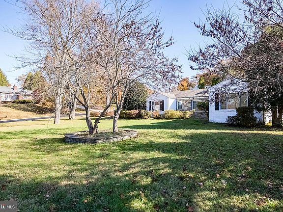 2nd image of 9509 E Bexhill Dr