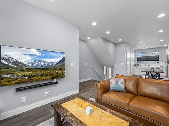 3rd image of 2096 Alcott Way