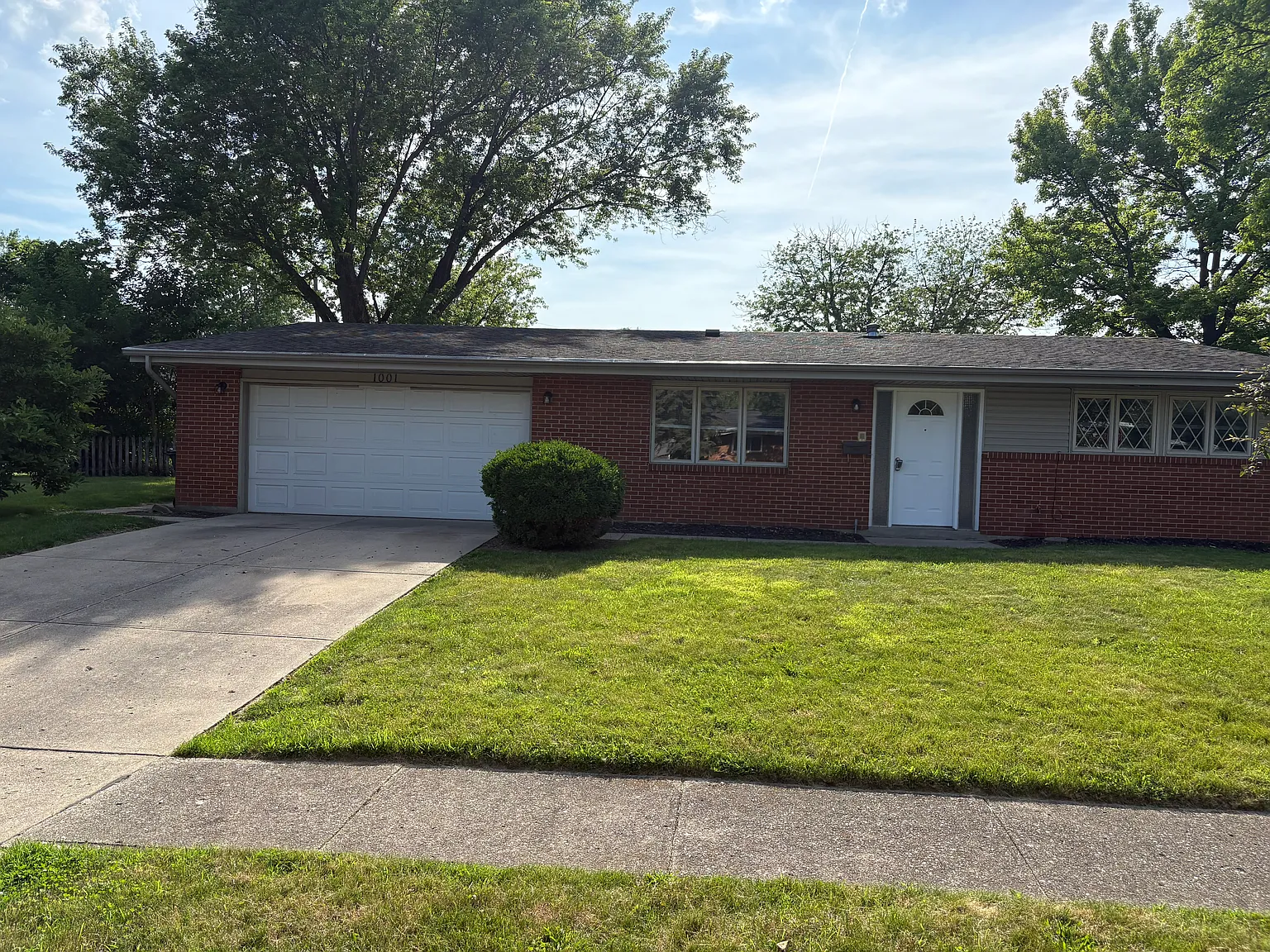 1001 Heathwood Dr photo 1