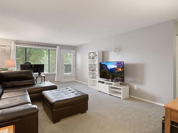 3rd image of 4009 Heritage Hills Dr APT 210
