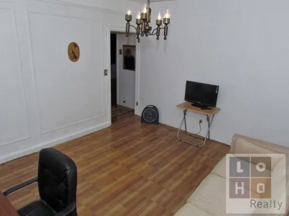 504 Grand Street image 1 of 4