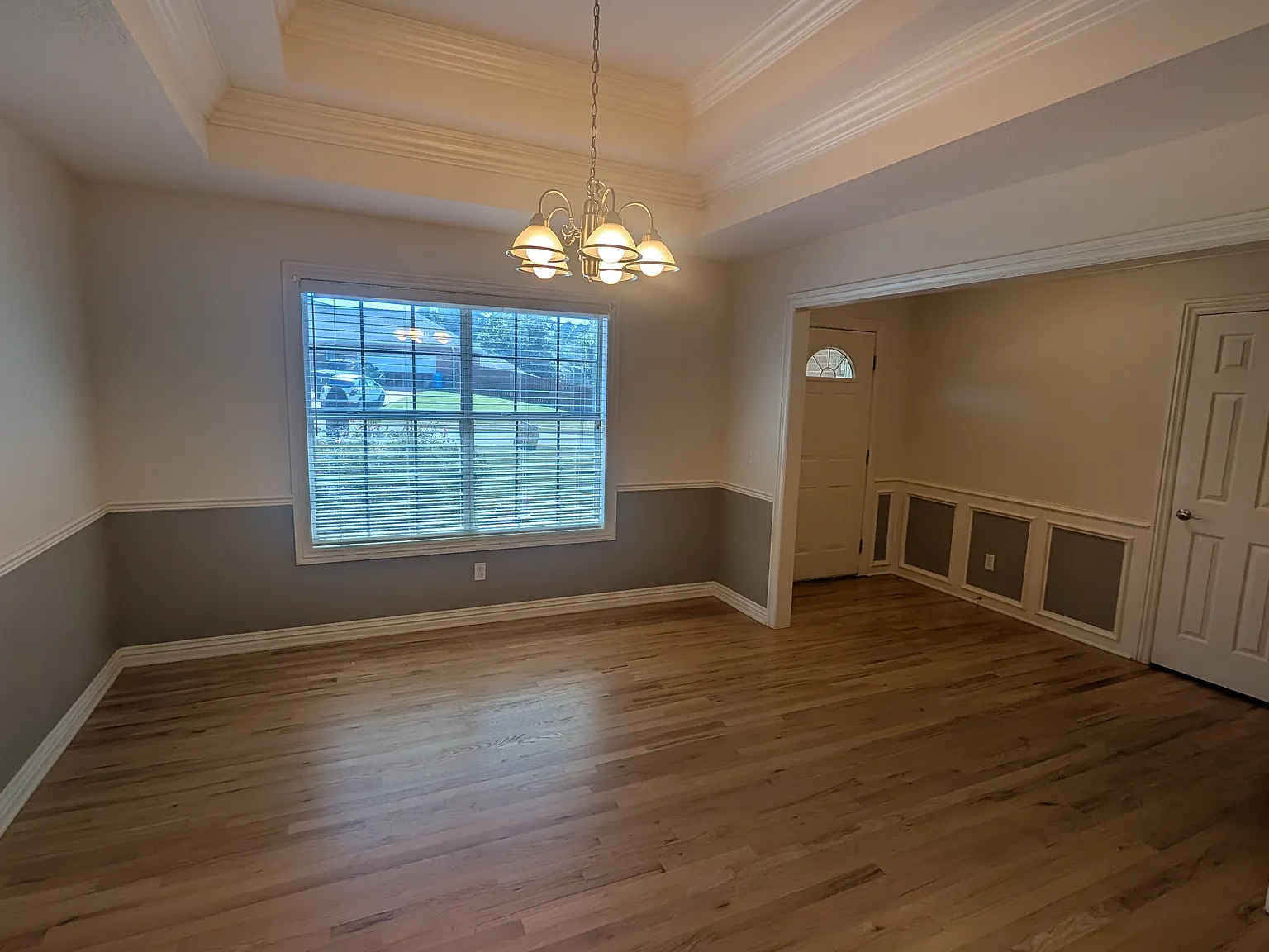 3 bed, 2222 sqft, $2,245 — Photo 3