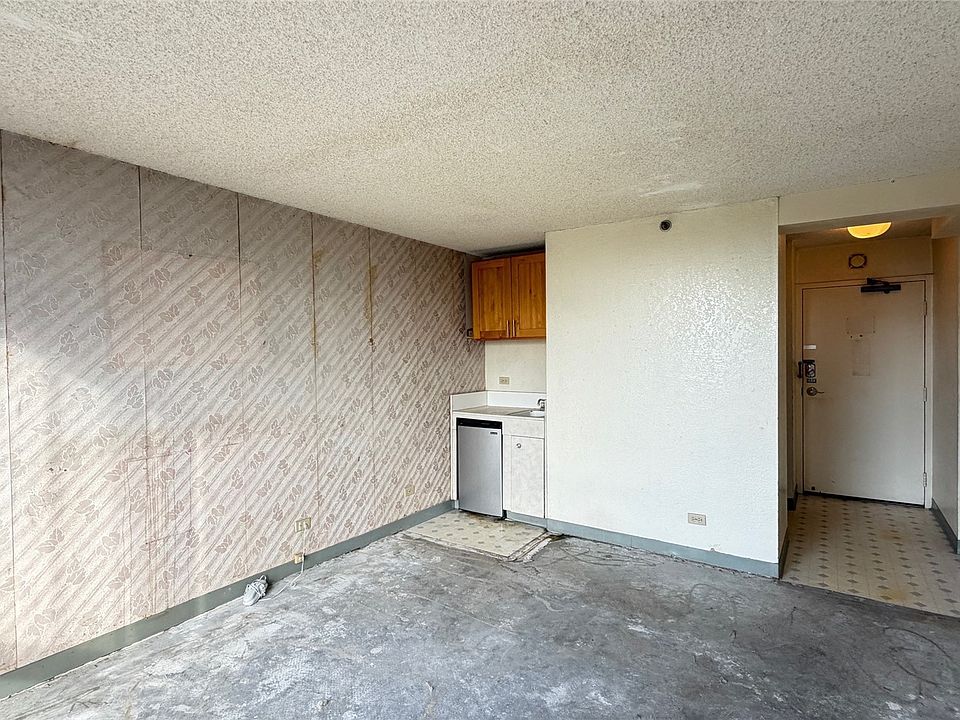 1st image of 1920 Ala Moana Blvd APT 1115