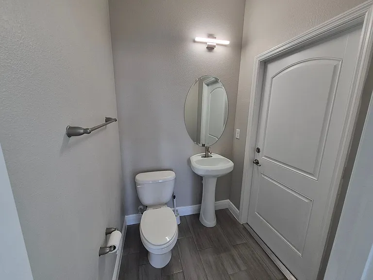 642 Desmoines Ct — Photo 10