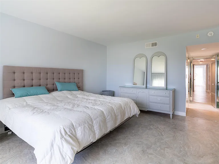 2850 N Palm Aire Dr #601 — Photo 21