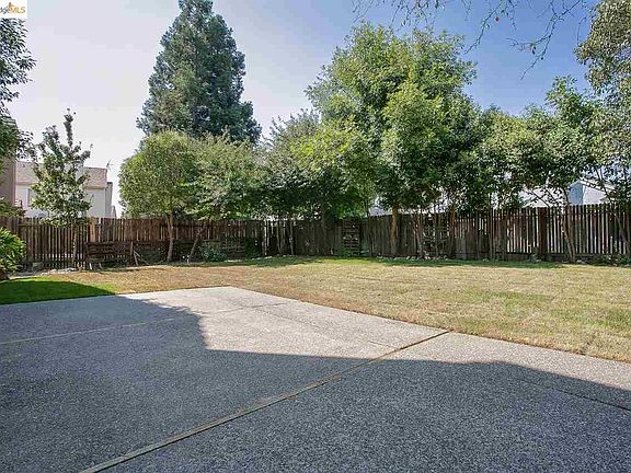 4th image of 5033 Laguna Park Dr