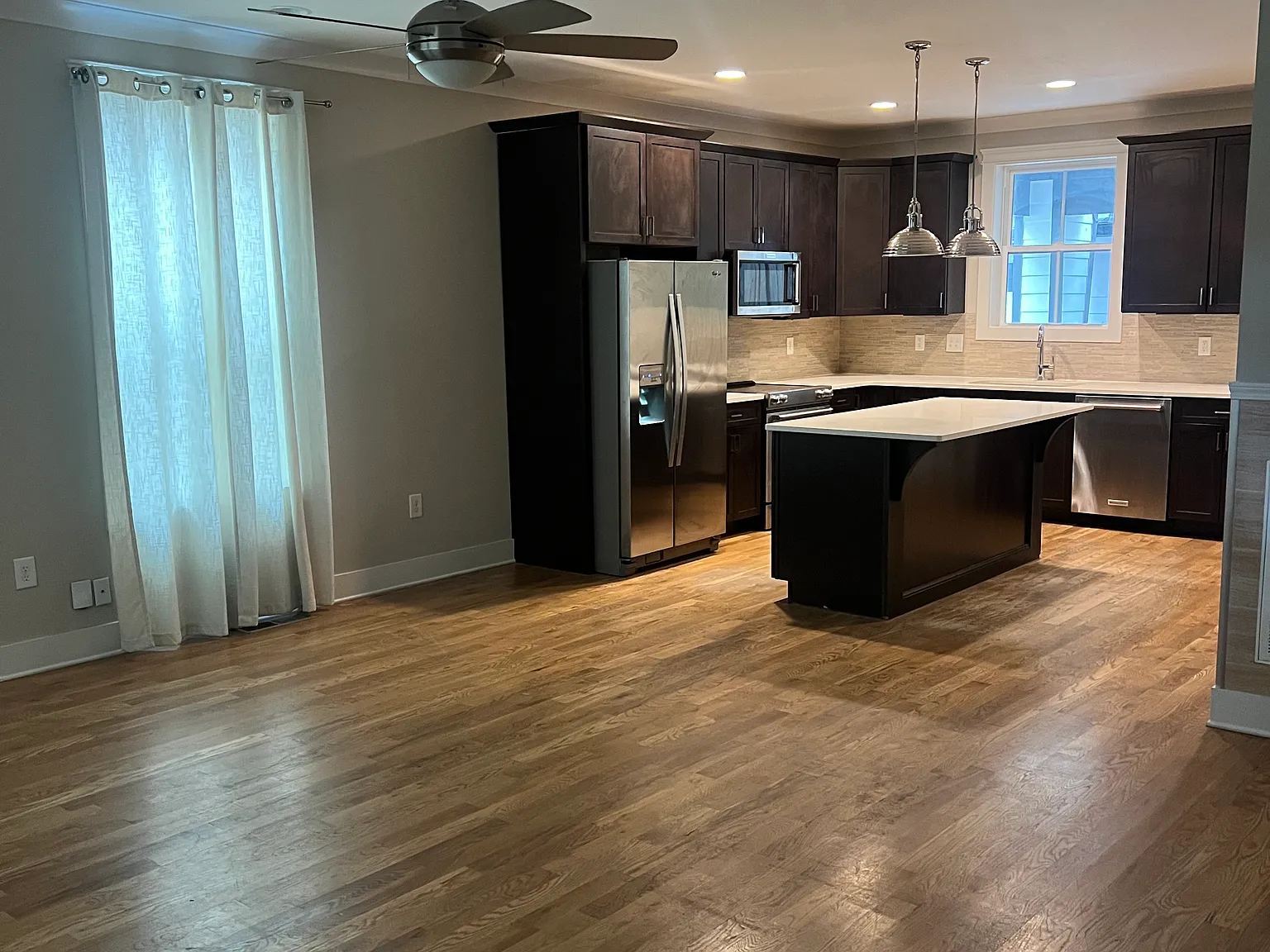 4 bed, 3.5 bath, 1772 sqft, $3,600 — Photo 3