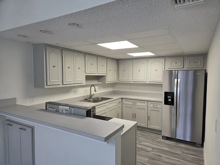 22333 Edgewater Dr — Photo 4