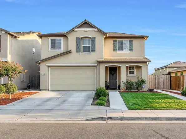 1348 Apple Ct, Madera, CA 93638