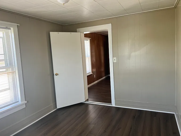 1023 Brusselles St — Photo 8