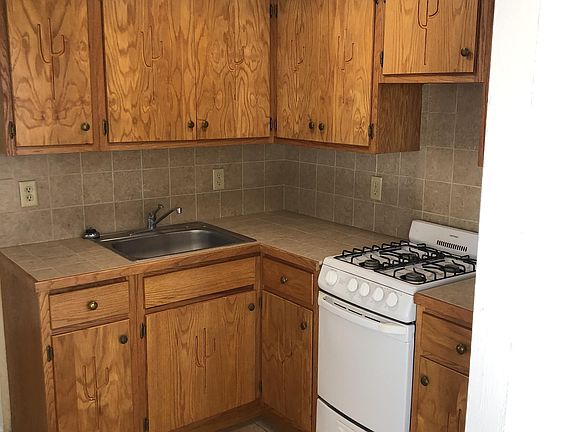2nd image of 311 N Huachuca Blvd
