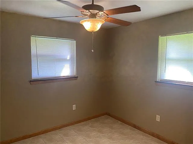 15 Helis Dr E — Photo 10