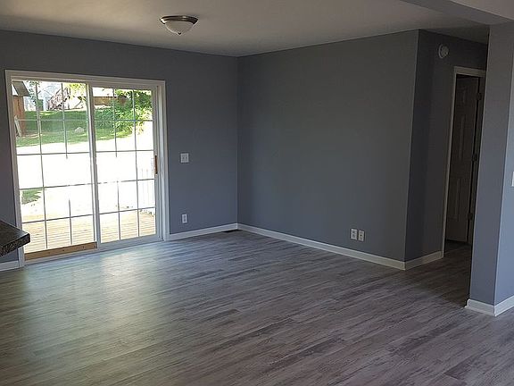 4th image of 294 Glenridge Cir