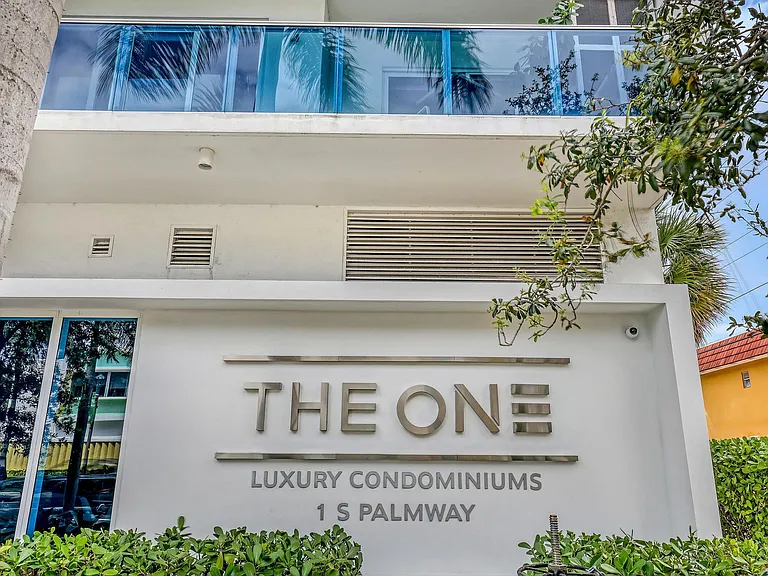 1 S Palmway #204 — Photo 1