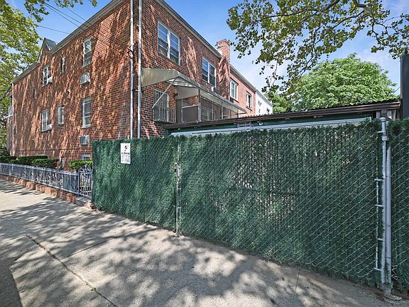 5th image of 2904 Avenue X