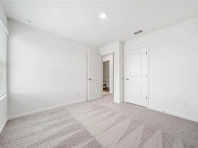 602 Jervis Way — Photo 31