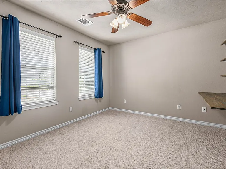 4101 Hunter Creek Dr — Photo 15