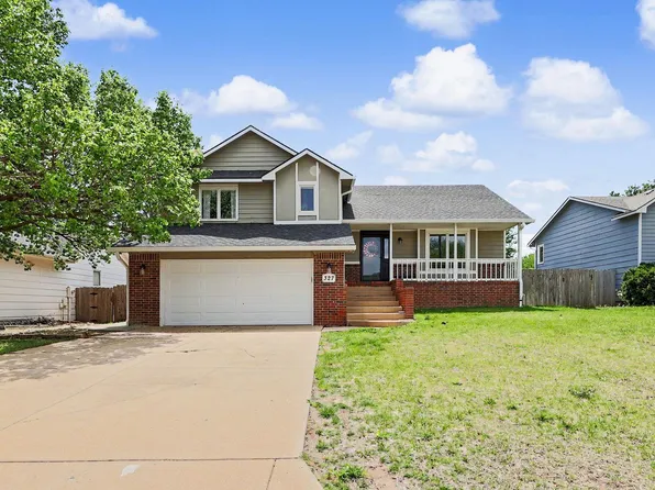 327 E Catalpa St, Derby, KS 67037
