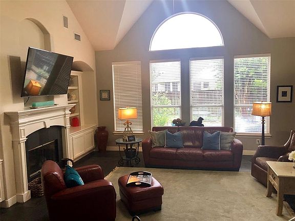 5th image of 3311 Five Oaks Dr
