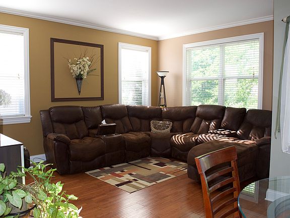 3rd image of 1812 Westridge Pl