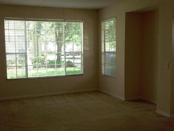 4th image of 13703 N Richmond Park Dr Unit 3402