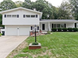 3211 Park View Ct SE, Cedar Rapids, IA 52403