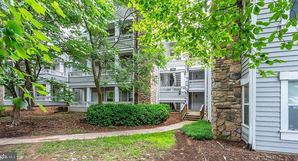 1st image of 4408 Helmsford Ln APT 301