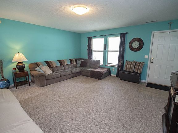 4th image of 815 Melody Ln