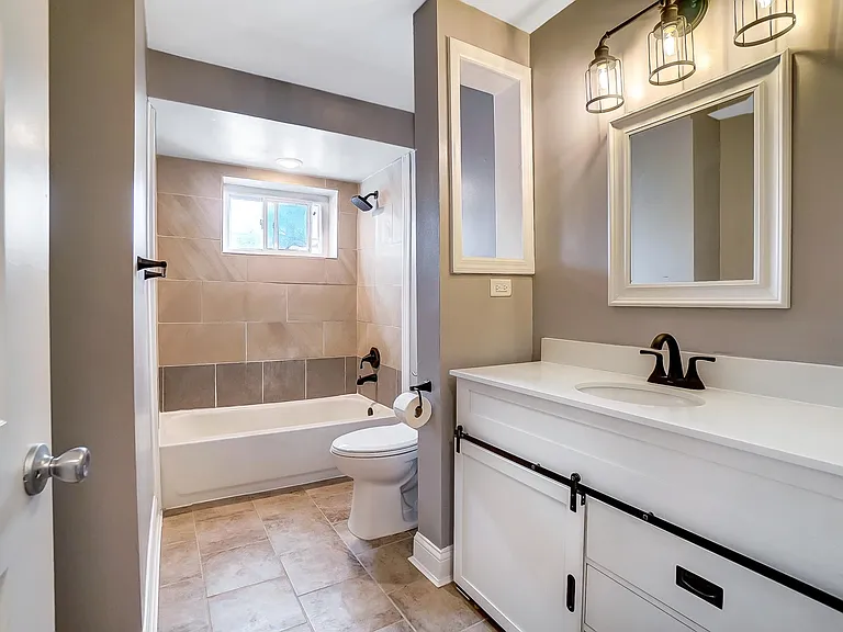 646 Park Ave #2 — Photo 10