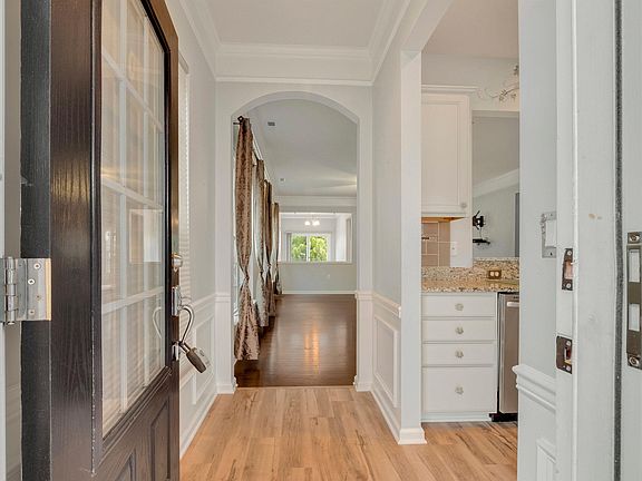 3rd image of 832 Finnbar Dr