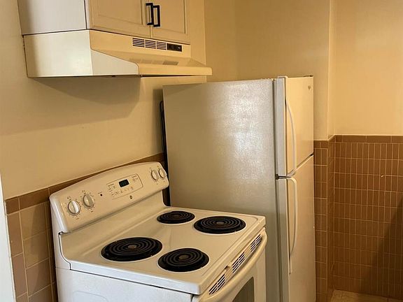 2nd image of 6060 Colter Ave #5