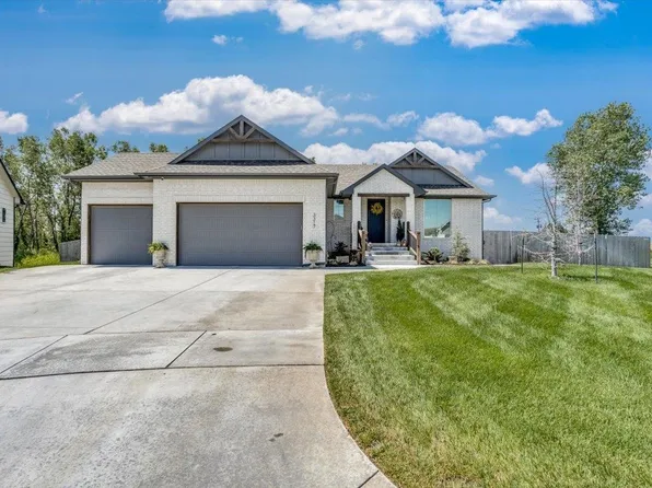 3317 S Bluelake Ct, Wichita, KS 67215