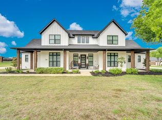 1141 Hayfield Dr, Midlothian, TX 76065