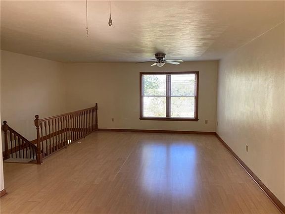 4th image of 2640 Cromwell St