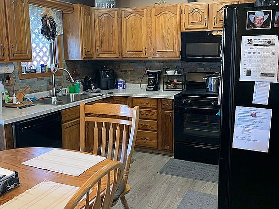 4th image of 2122 Tara Dr