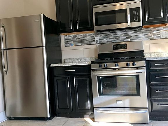 5th image of 427 Hawley Ave APT 2
