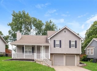 1213 NE Hendrix Dr, Lees Summit, MO 64086