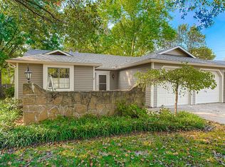 2447 Brookside Dr, Lawrence, KS 66047
