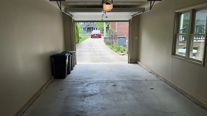 2400 Hillview Ave — Photo 40