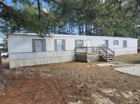 1018 Crystal Blvd, Selma, NC 27576