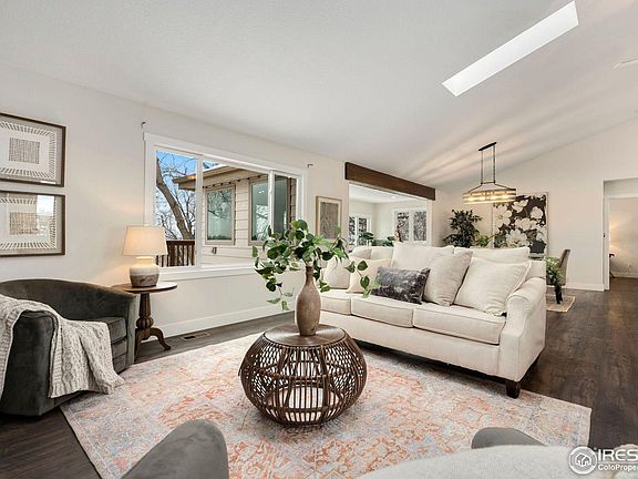 4th image of 2443 Hampstead Dr