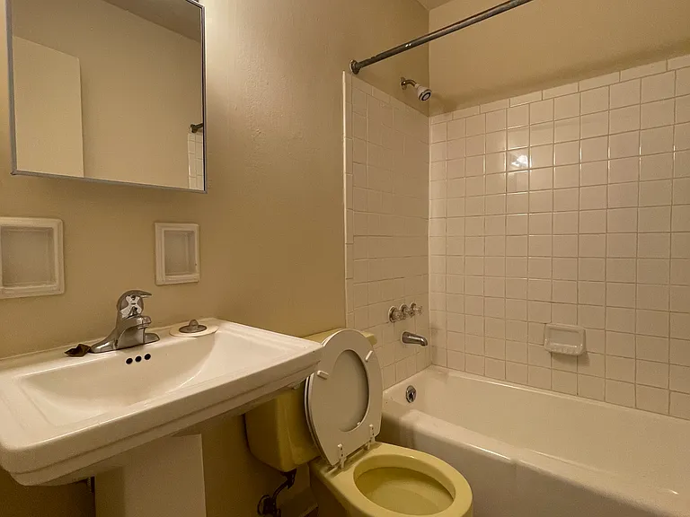 1340 King Ave — Photo 5