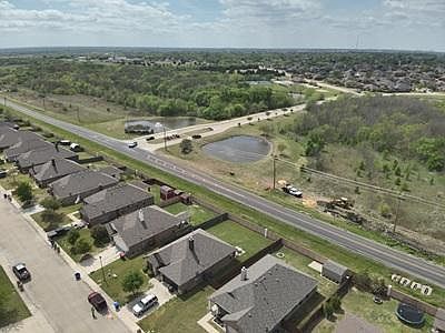 3rd image of 1805 Meadowlark Ln