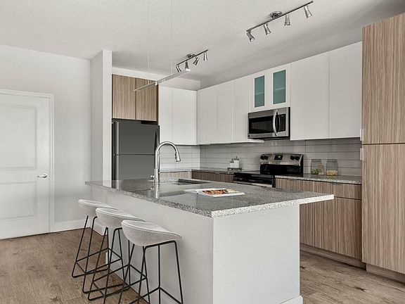 The Blake - Modern Two-Tone Kitchen