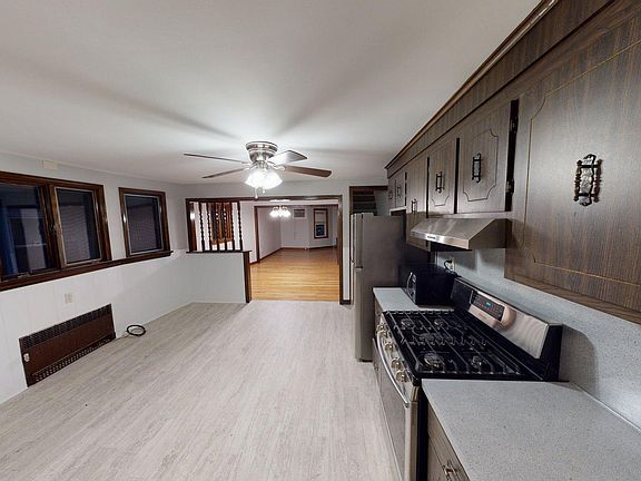 4th image of 24 Gladstone St Unit 2