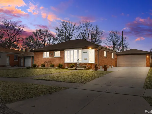 21712 Share St, Saint Clair Shores, MI 48082