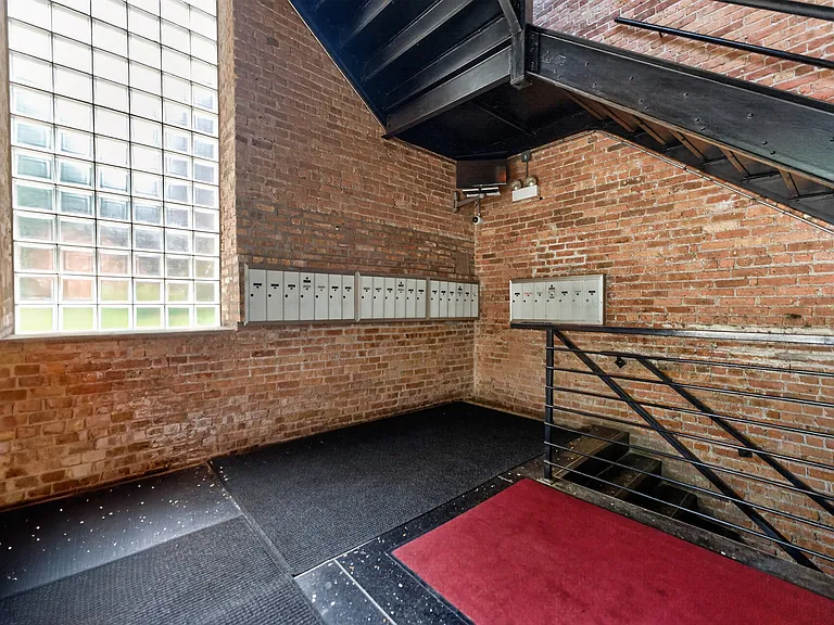 2201 W Wabansia Ave #17 — Photo 15