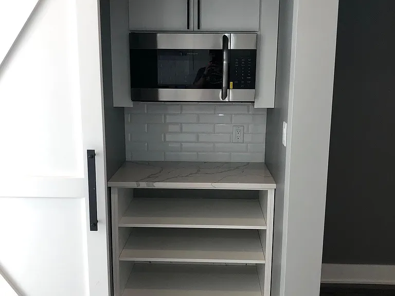 2058 N Park Ave — Photo 14
